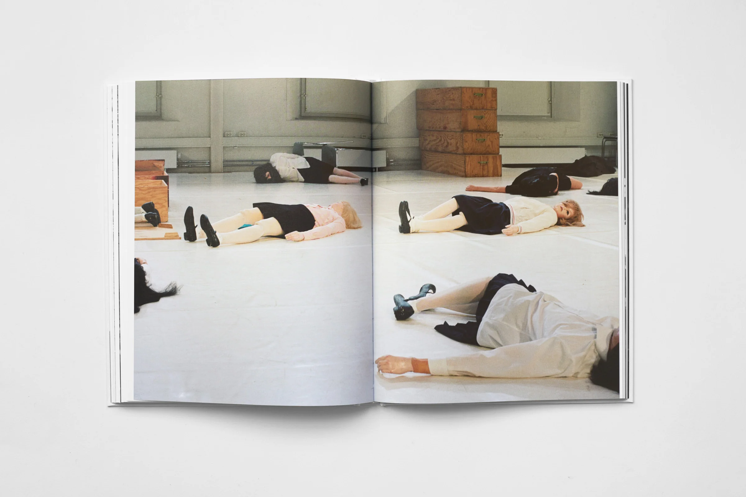 Estelle Hanania - IT’S ALIVE! A travers l’œuvre de Gisèle Vienne - Image 6